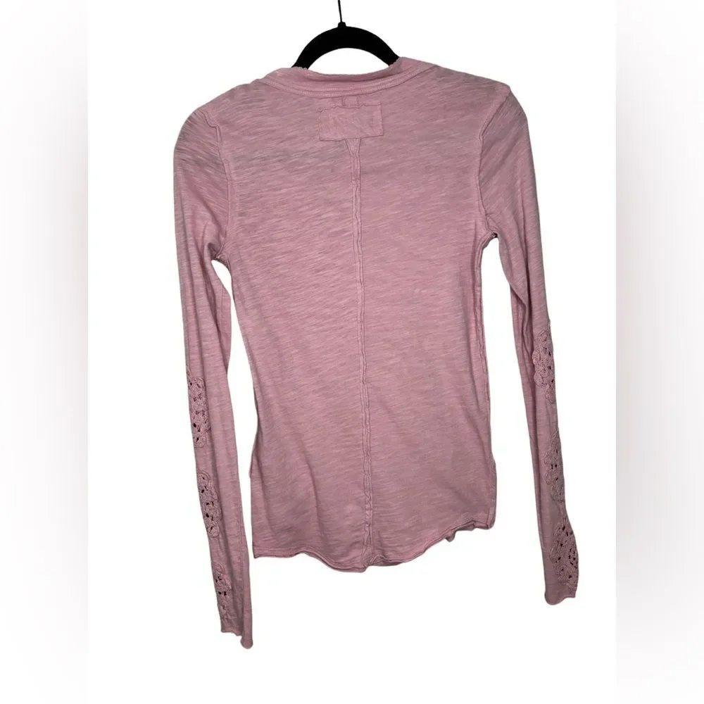 NEW FREE PEOPLE Our Song Henley Cuff Top in Candid Lilac Crocheted Sleeve XS